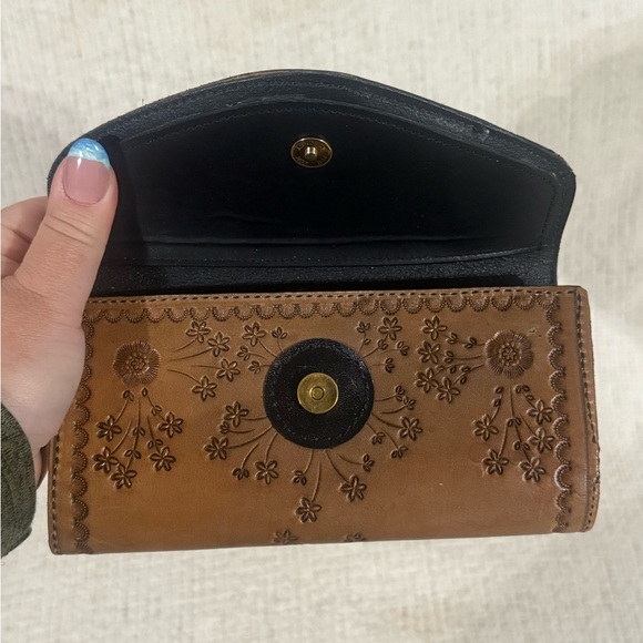 Hand Stamped Genuine Leather Wallet - Brand New - Picture 4 of 9